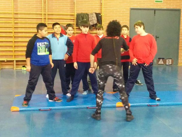 Apec Món Baraka Nou Circ Cabanyal. Escuela de circo 05